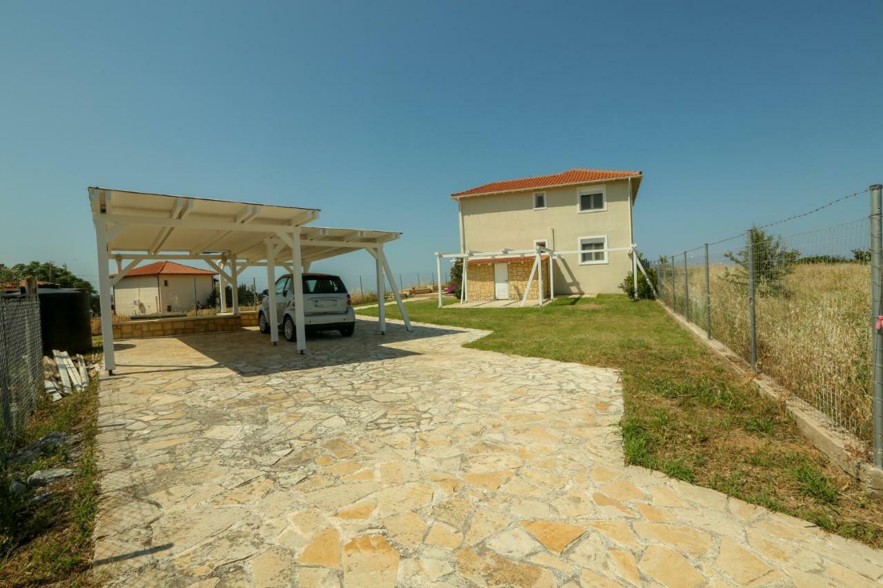Magnificent Seascape Villa On A Secluded Beach Неа-Муданья Экстерьер фото